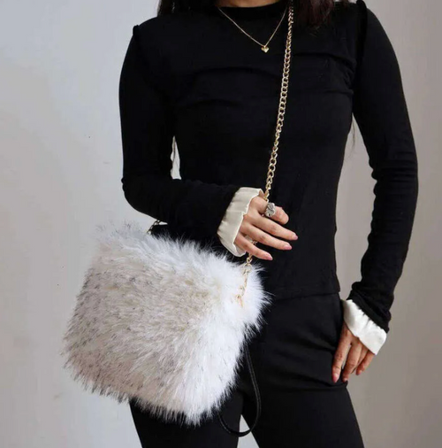 Cozy Winter Luxury: Faux Fur Versatile Chain Shoulder Bag